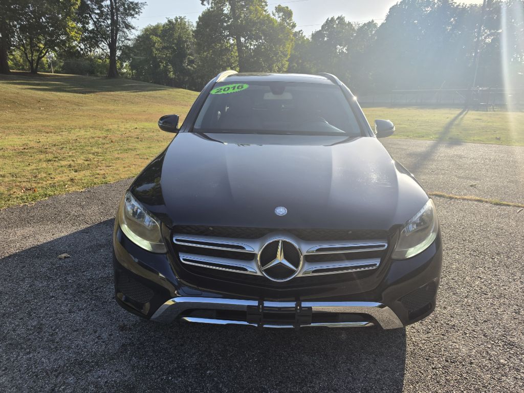 Photo 3 of this MERCEDES-BENZ GLC