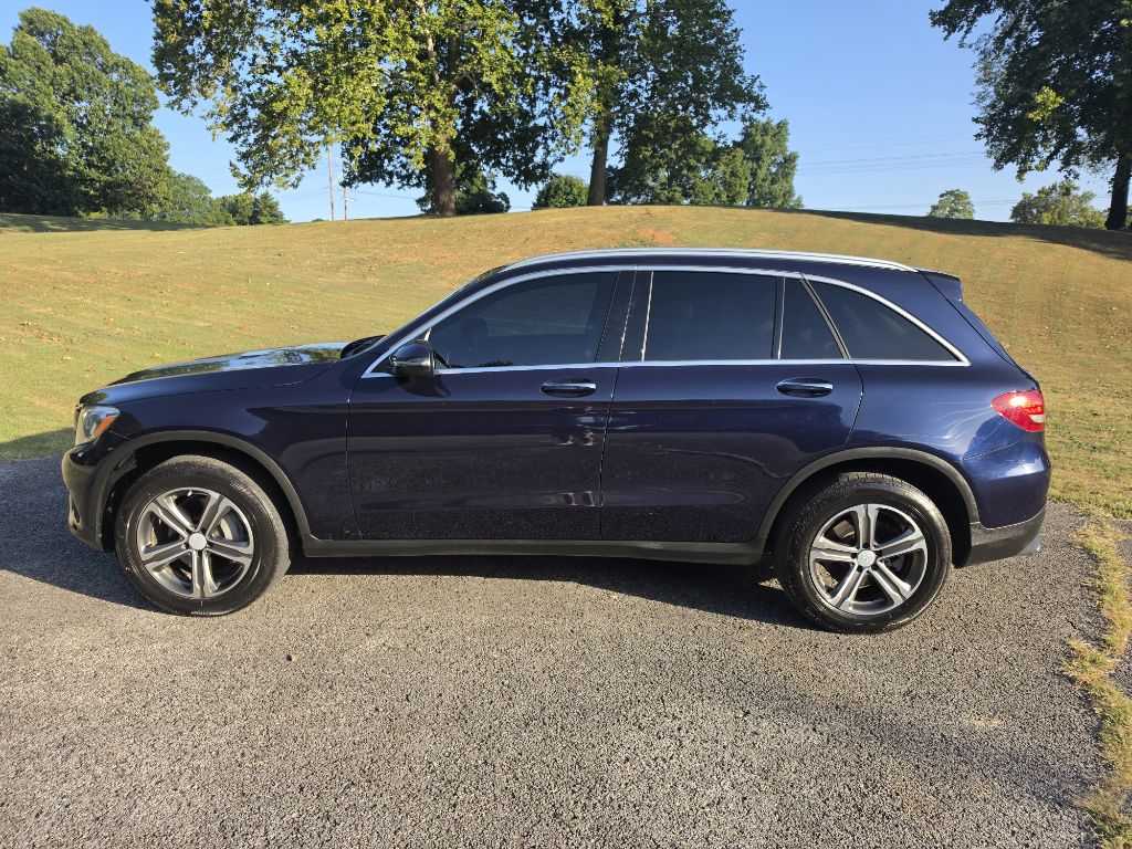 Photo 5 of this MERCEDES-BENZ GLC