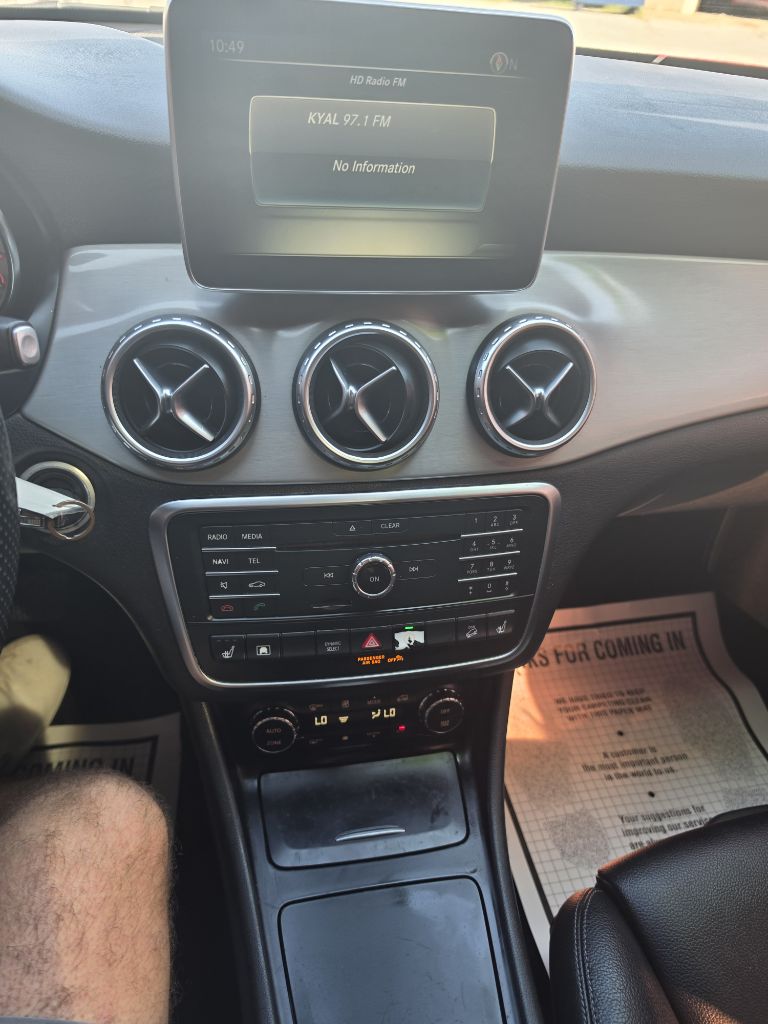 Photo 12 of this MERCEDES-BENZ GLA