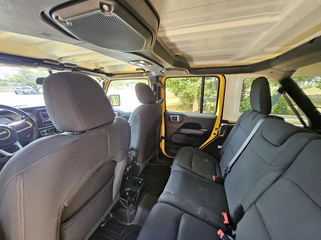 Photo 8 of this JEEP WRANGLER UNLIMI