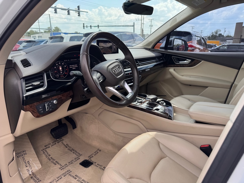 Photo 10 of this AUDI Q7