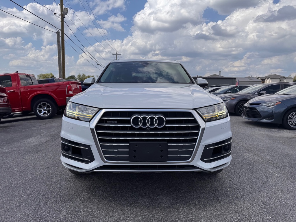 Photo 2 of this AUDI Q7