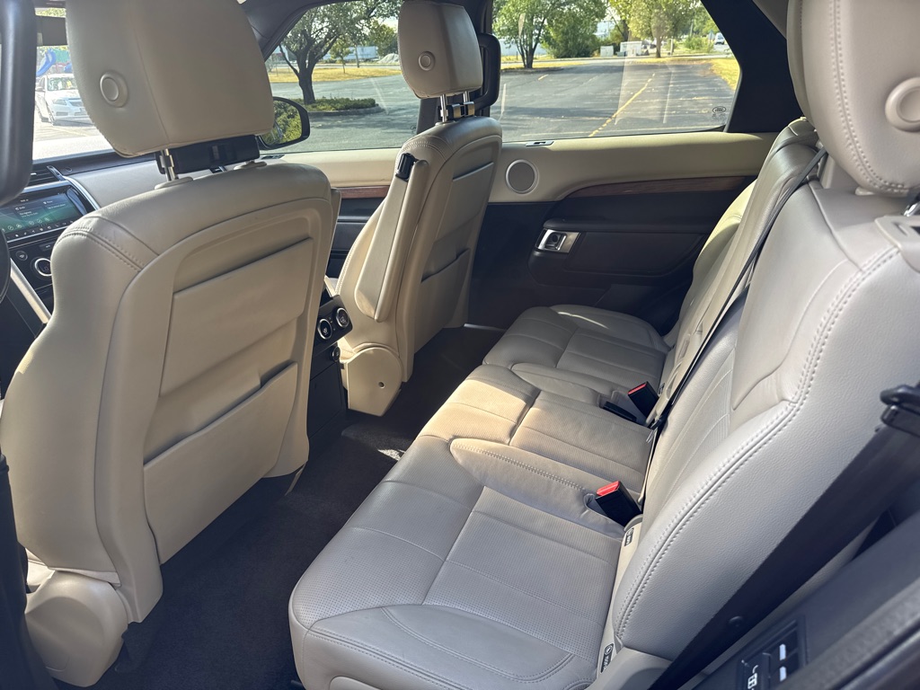Photo 10 of this LAND ROVER DISCOVERY