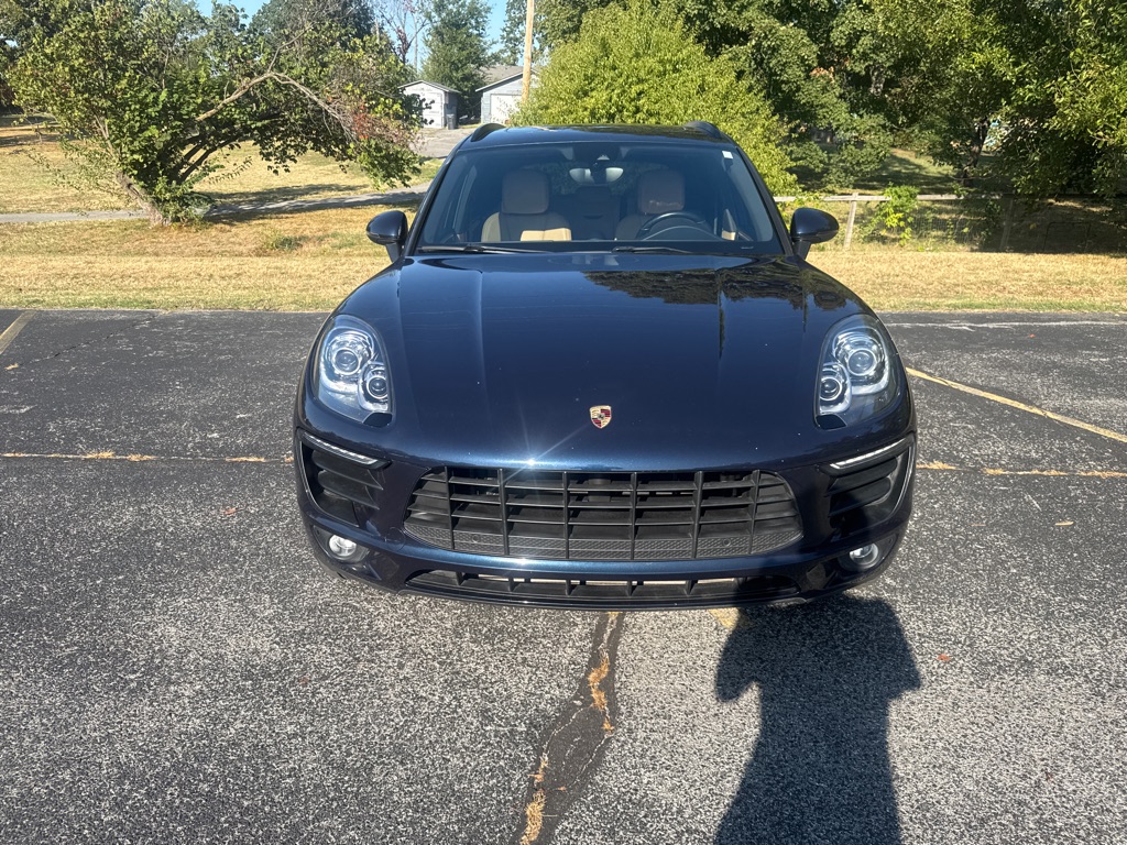 Photo 2 of this PORSCHE MACAN