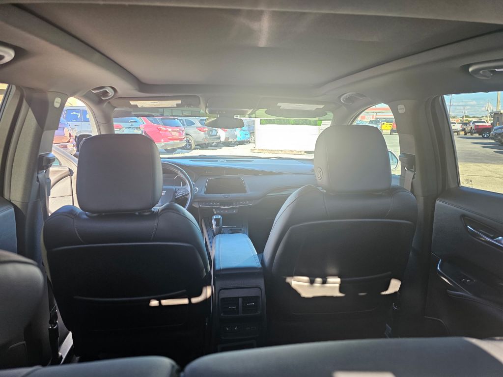 Photo 16 of this CADILLAC XT4