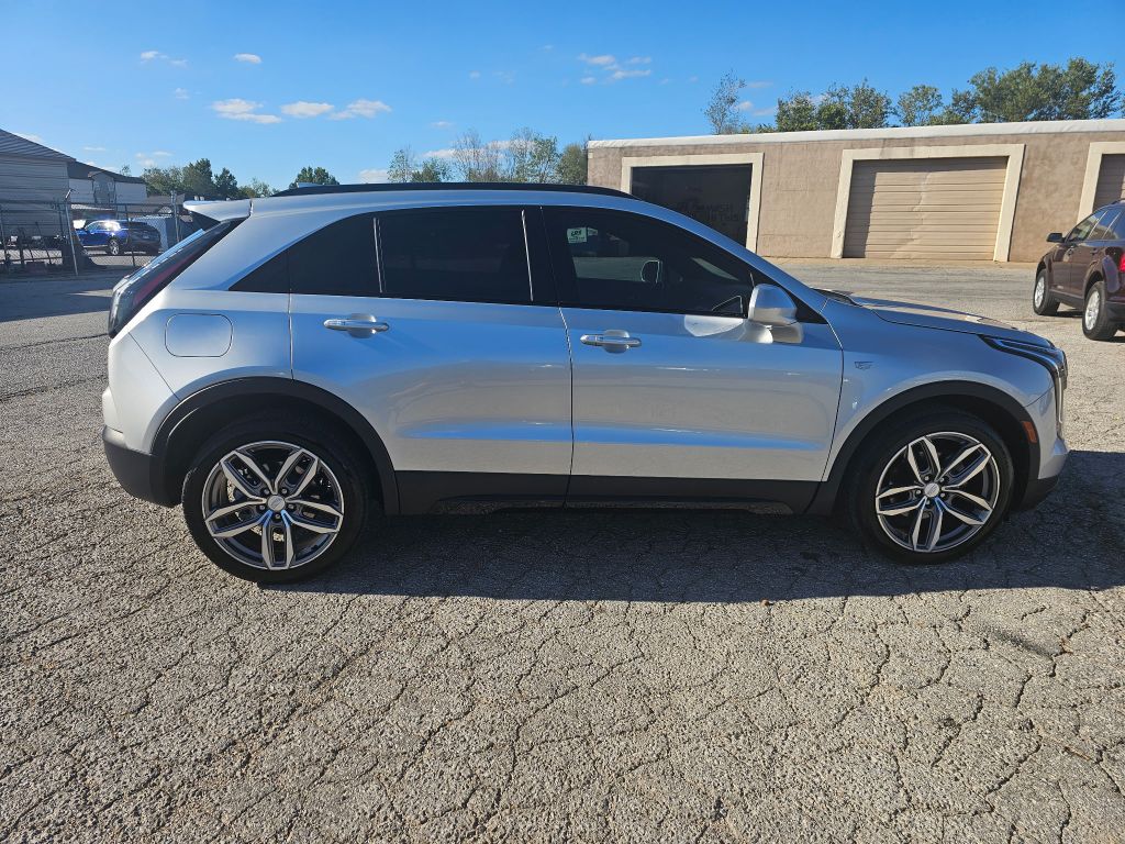 Photo 4 of this CADILLAC XT4