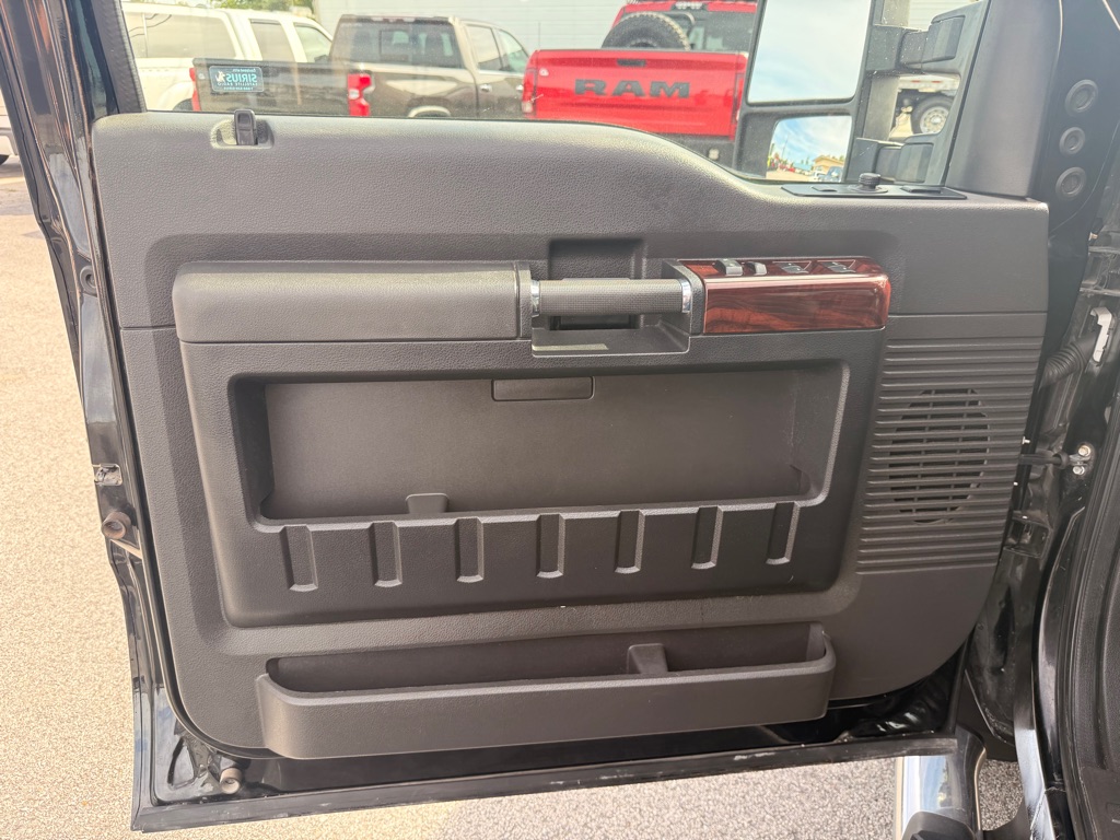 Photo 10 of this FORD F250