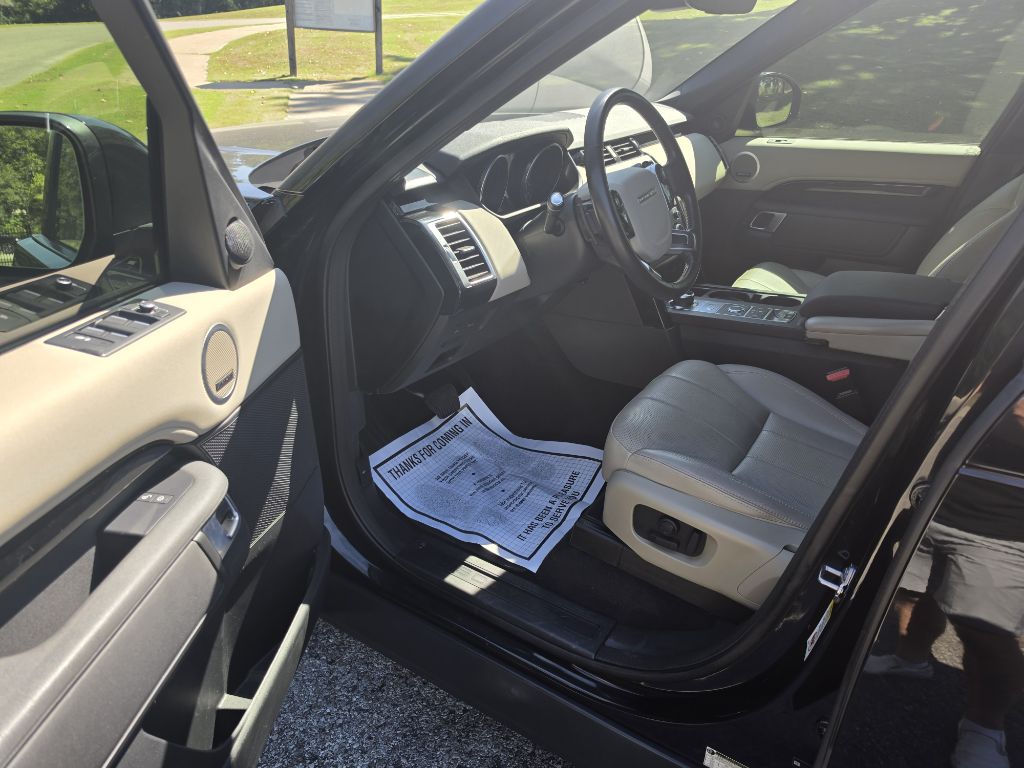 Photo 19 of this LAND ROVER DISCOVERY