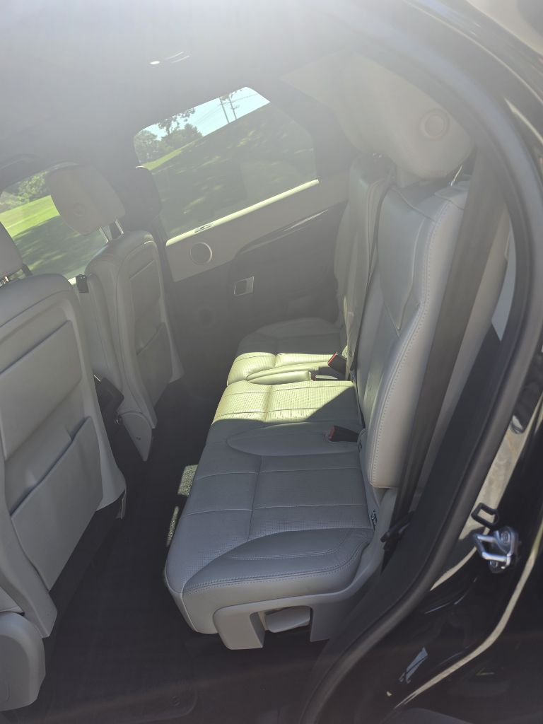 Photo 10 of this LAND ROVER DISCOVERY