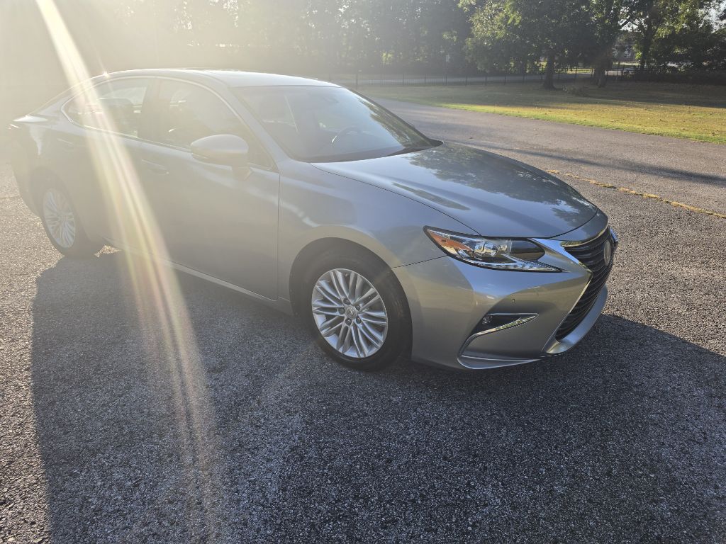 Photo 6 of this LEXUS ES