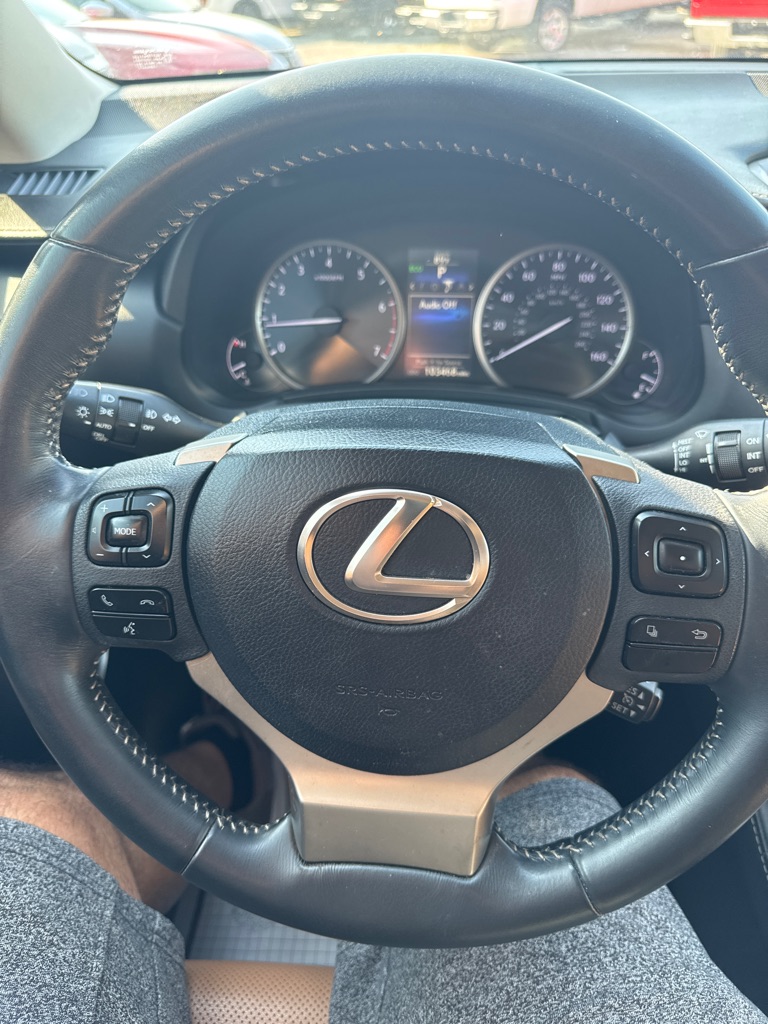 Photo 14 of this LEXUS NX
