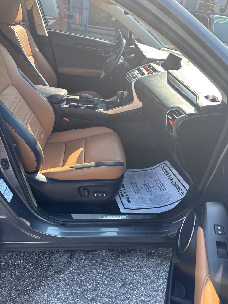 Photo 13 of this LEXUS NX