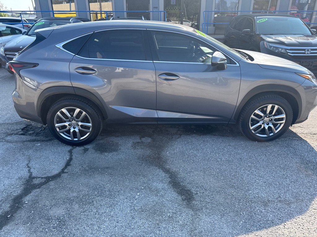 Photo 5 of this LEXUS NX