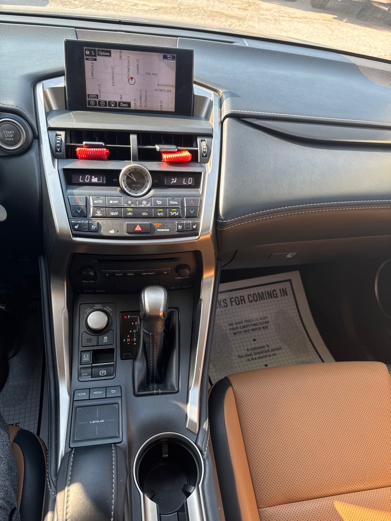 Photo 15 of this LEXUS NX