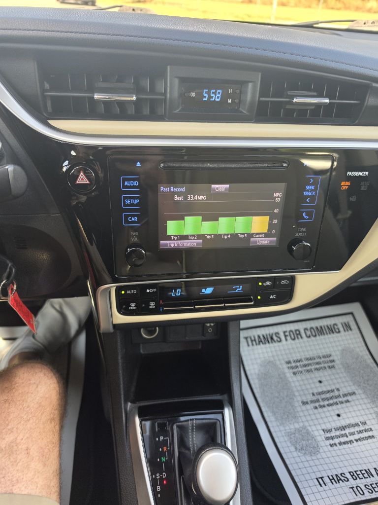Photo 26 of this TOYOTA COROLLA