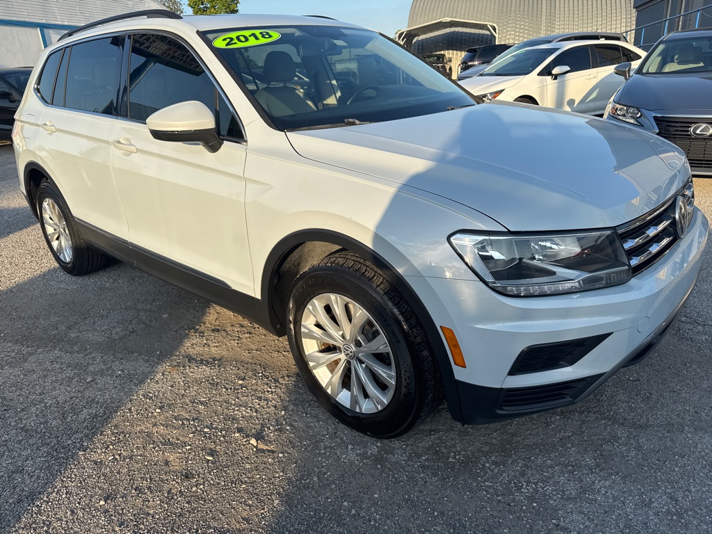 Photo 4 of this VOLKSWAGEN TIGUAN