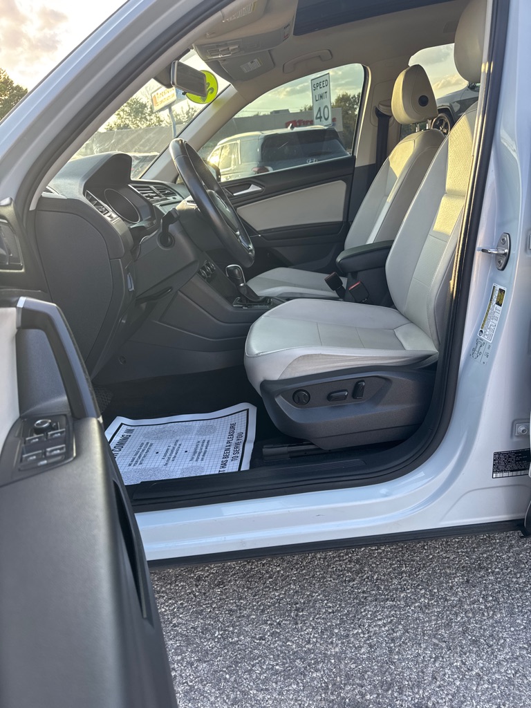 Photo 9 of this VOLKSWAGEN TIGUAN
