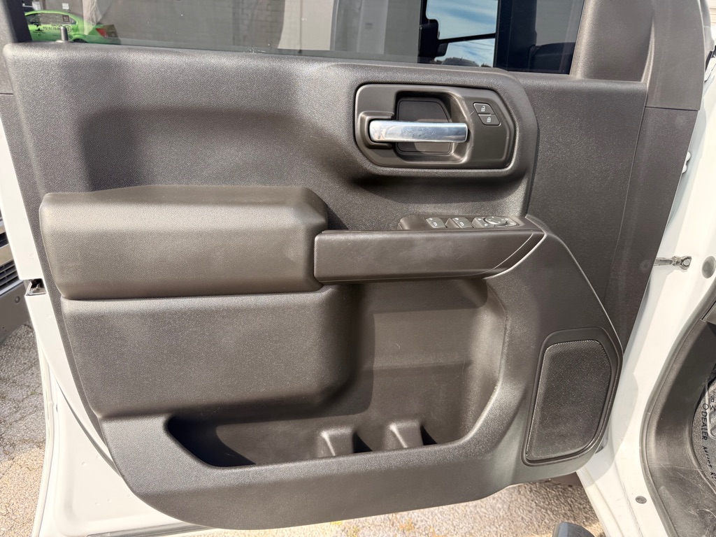 Photo 10 of this CHEVROLET SILVERADO 2500
