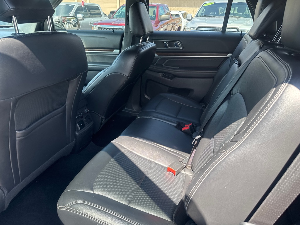 Photo 9 of this FORD EXPLORER