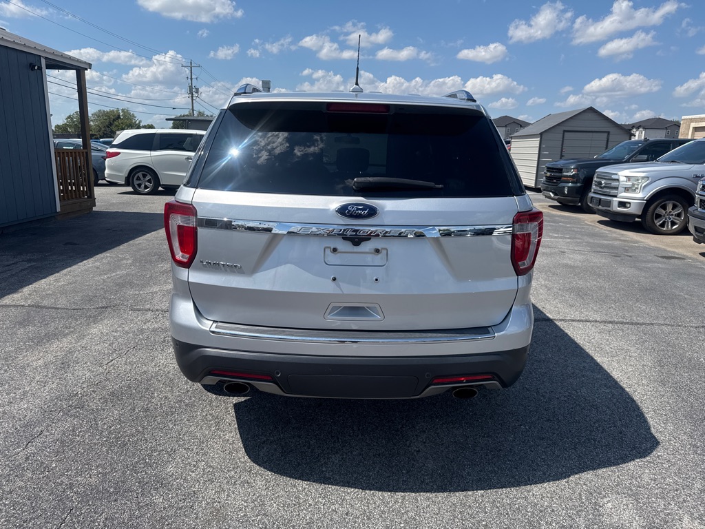 Photo 6 of this FORD EXPLORER
