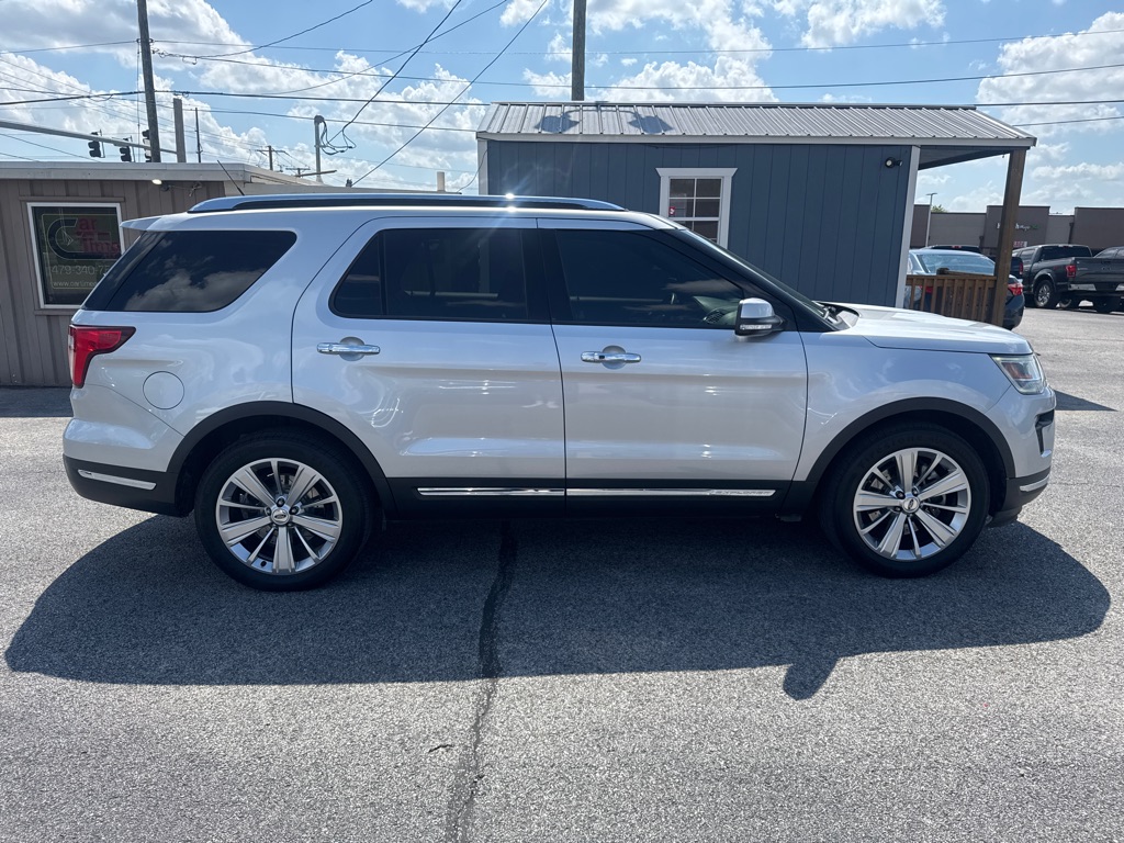 Photo 4 of this FORD EXPLORER