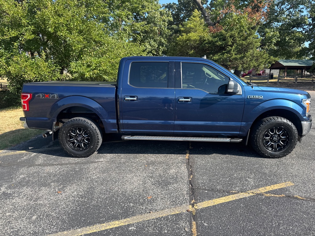 Photo 4 of this FORD F150