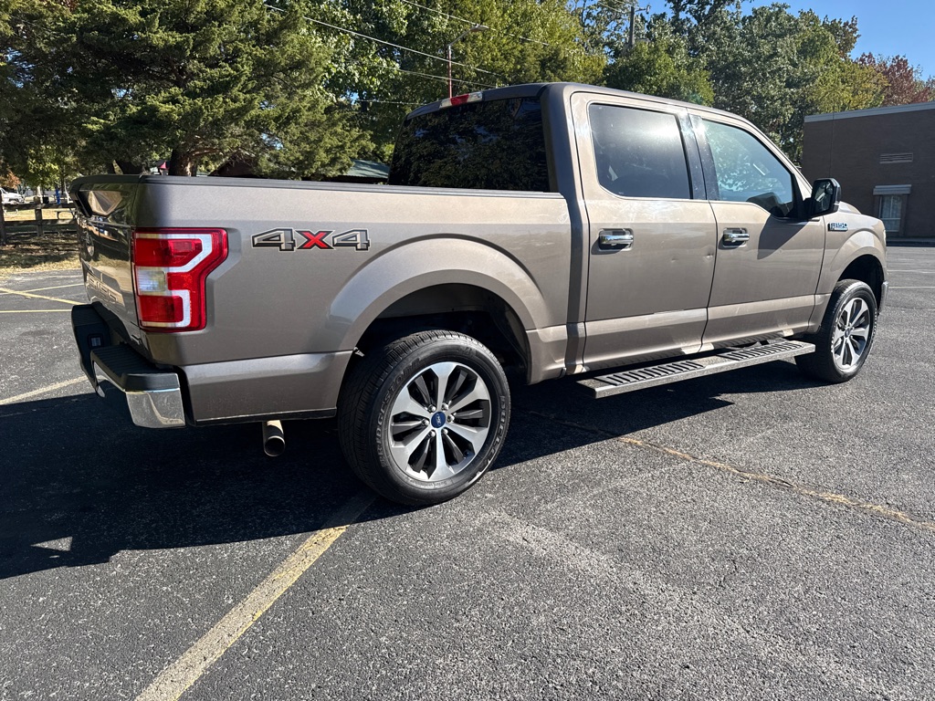 Photo 4 of this FORD F150