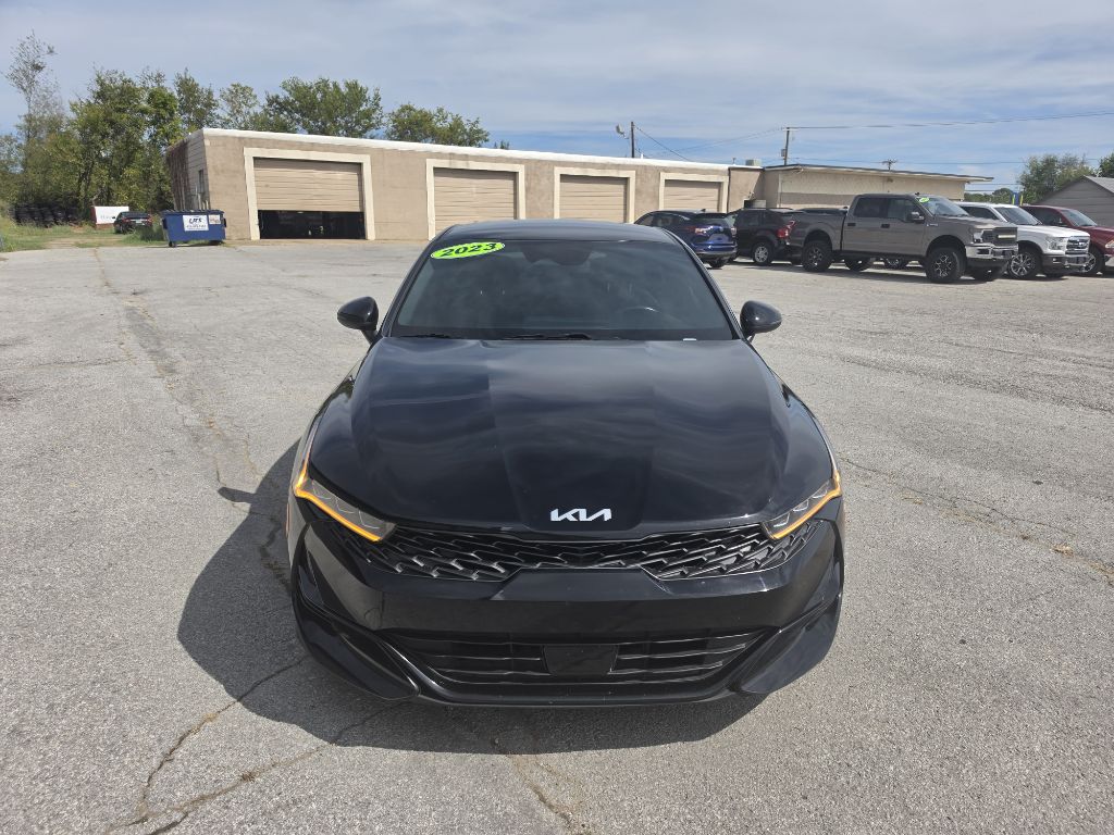 Photo 3 of this KIA K5