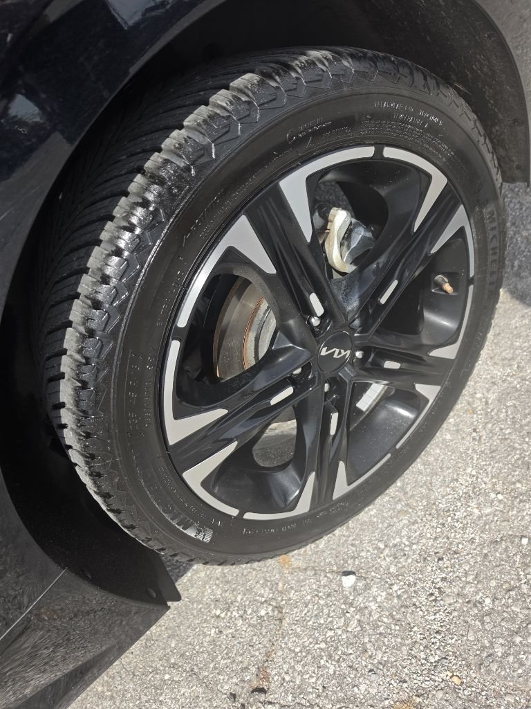 Photo 4 of this KIA K5