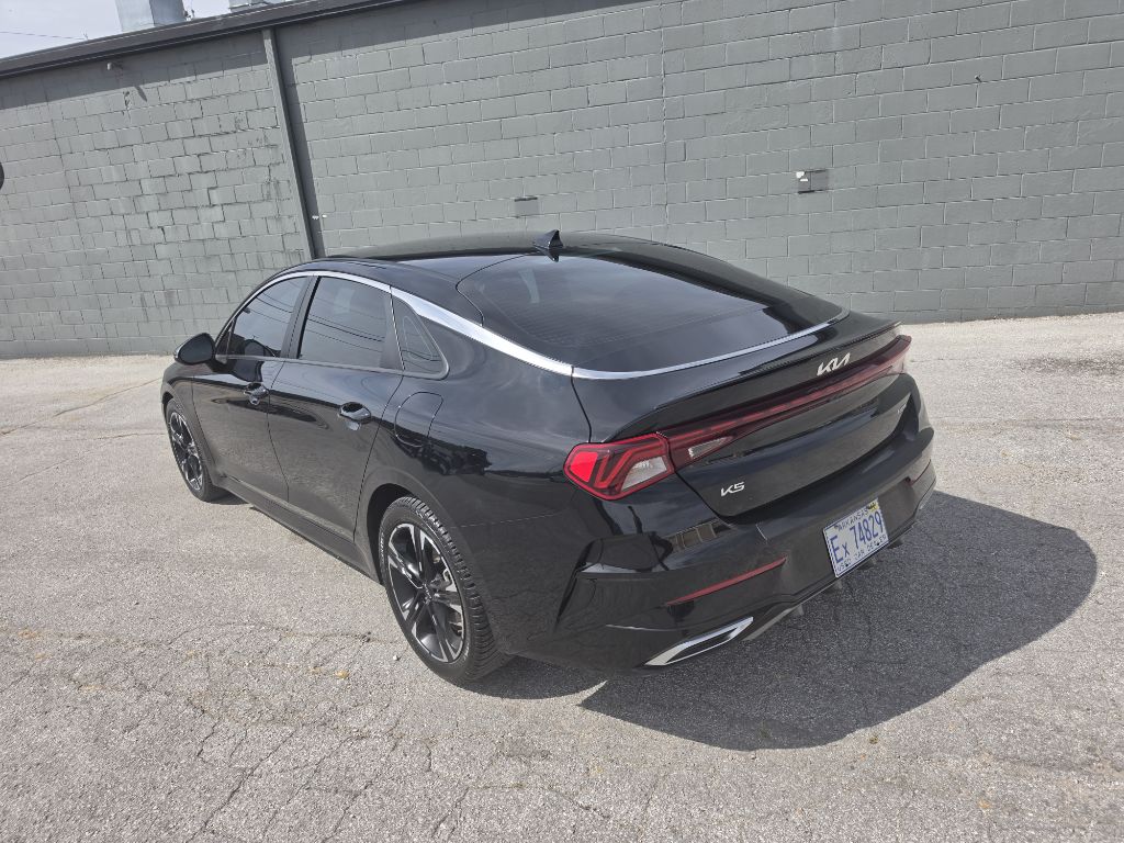 Photo 9 of this KIA K5