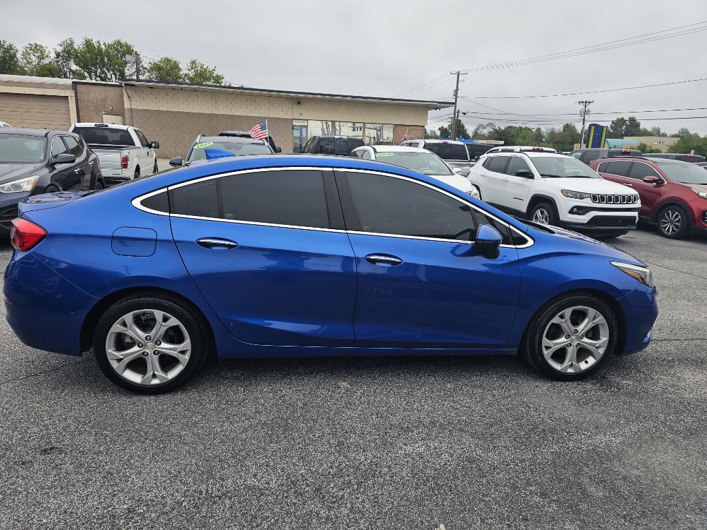 Photo 8 of this CHEVROLET CRUZE