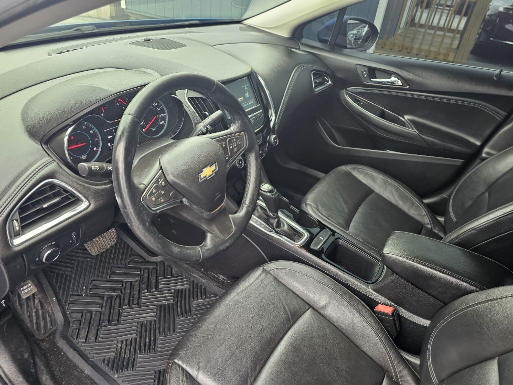 Photo 9 of this CHEVROLET CRUZE