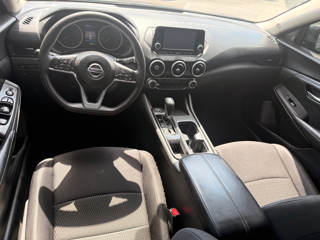 Photo 6 of this NISSAN SENTRA
