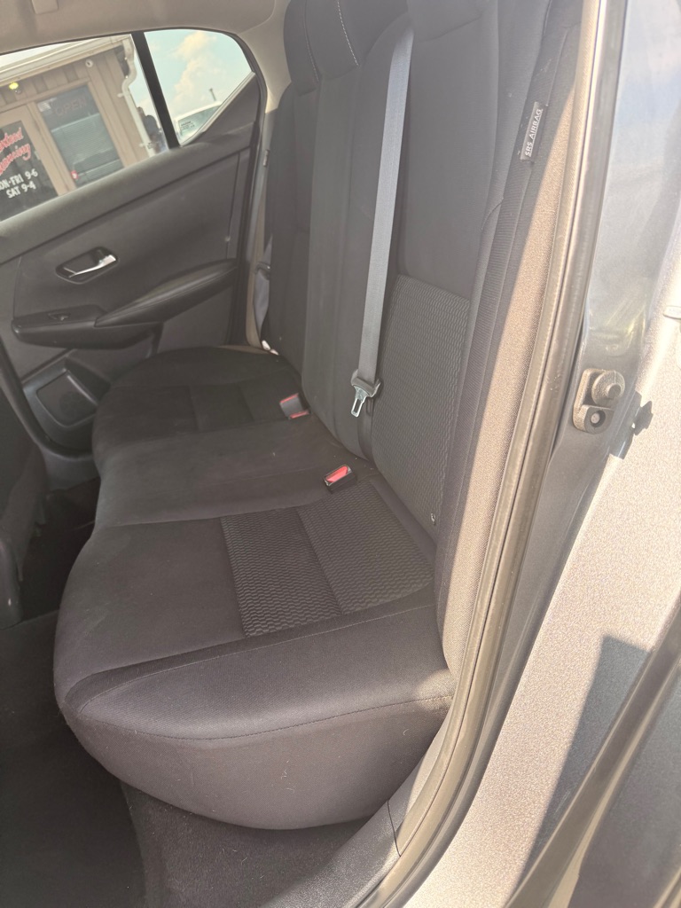Photo 8 of this NISSAN SENTRA