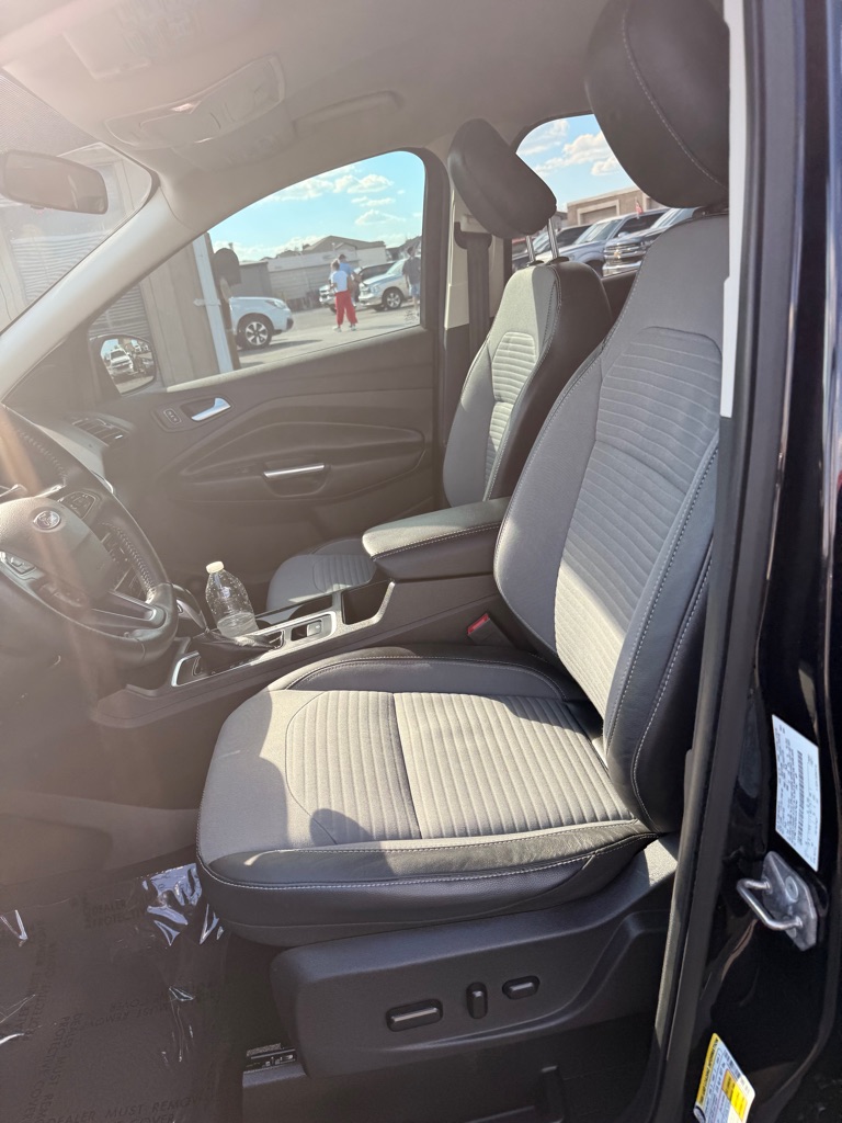 Photo 9 of this FORD ESCAPE