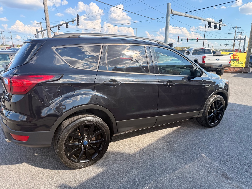 Photo 6 of this FORD ESCAPE