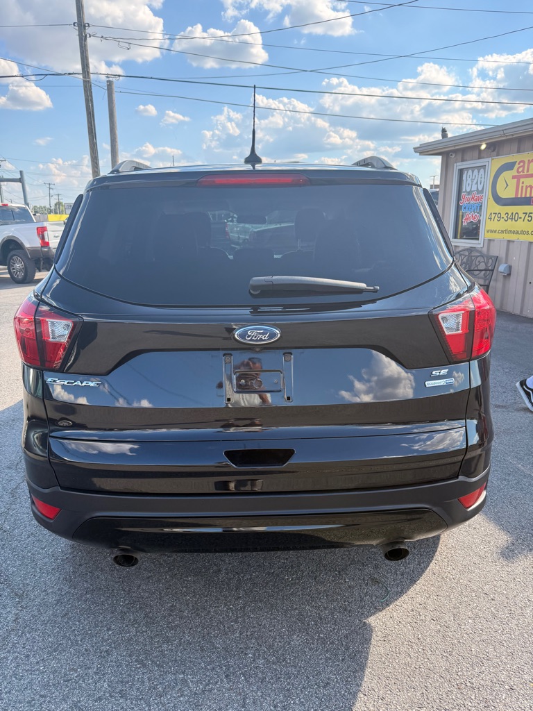 Photo 5 of this FORD ESCAPE