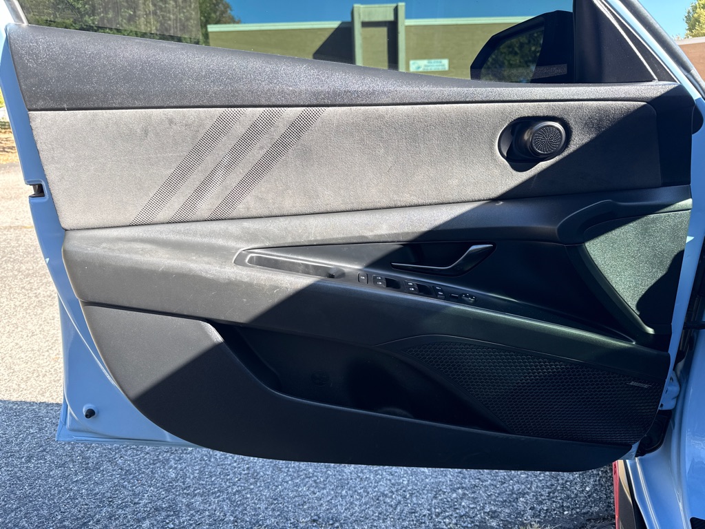 Photo 11 of this HYUNDAI ELANTRA N