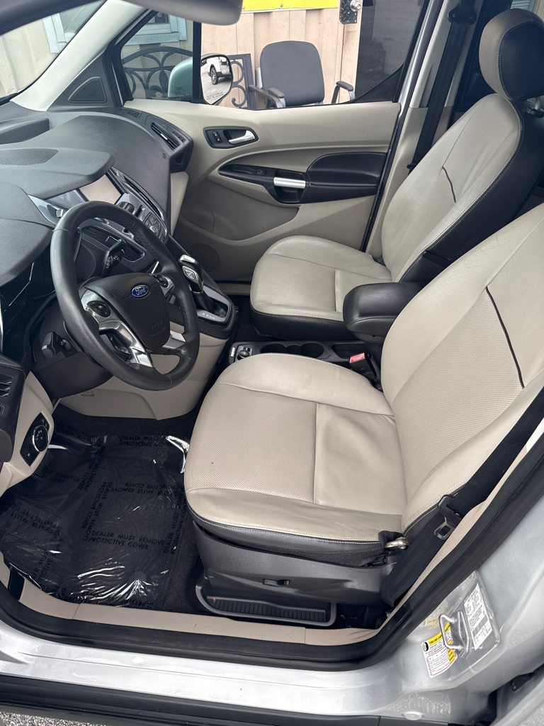 Photo 7 of this FORD TRANSIT CONNECT