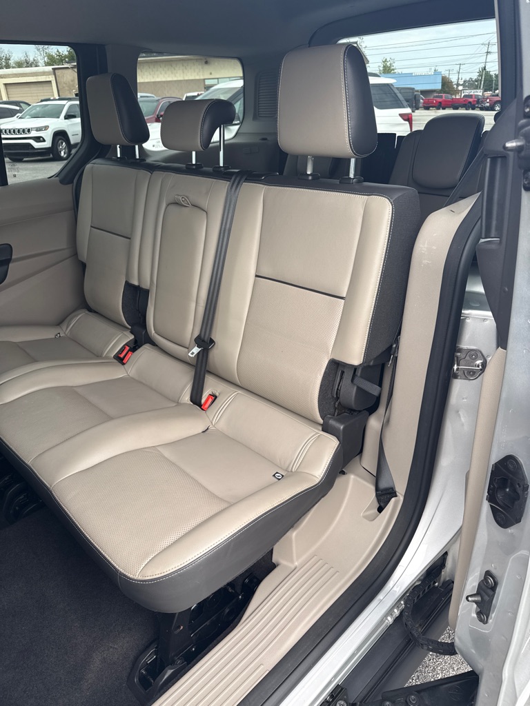 Photo 6 of this FORD TRANSIT CONNECT