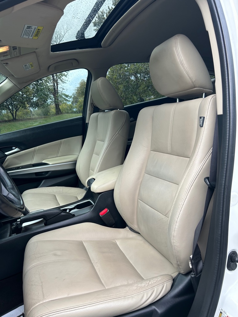 Photo 12 of this HONDA CROSSTOUR