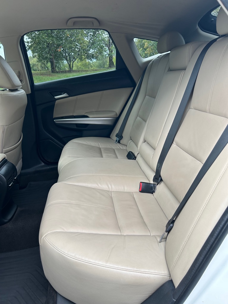 Photo 14 of this HONDA CROSSTOUR