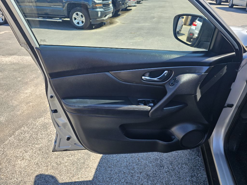 Photo 11 of this NISSAN ROGUE