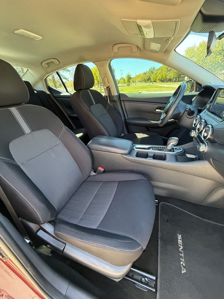 Photo 10 of this NISSAN SENTRA