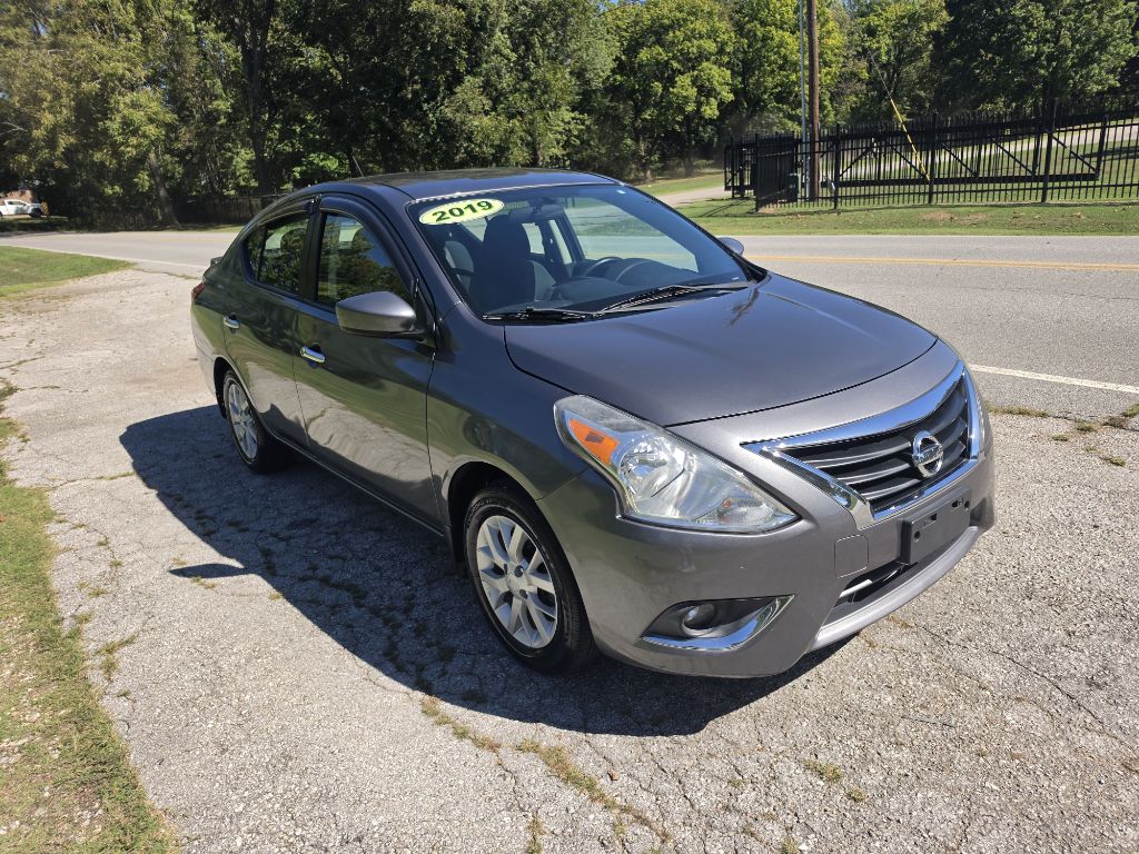 Photo 5 of this NISSAN VERSA