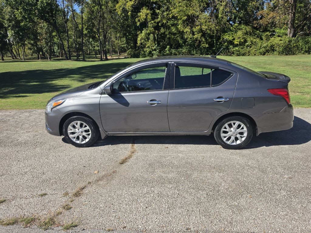 Photo 7 of this NISSAN VERSA
