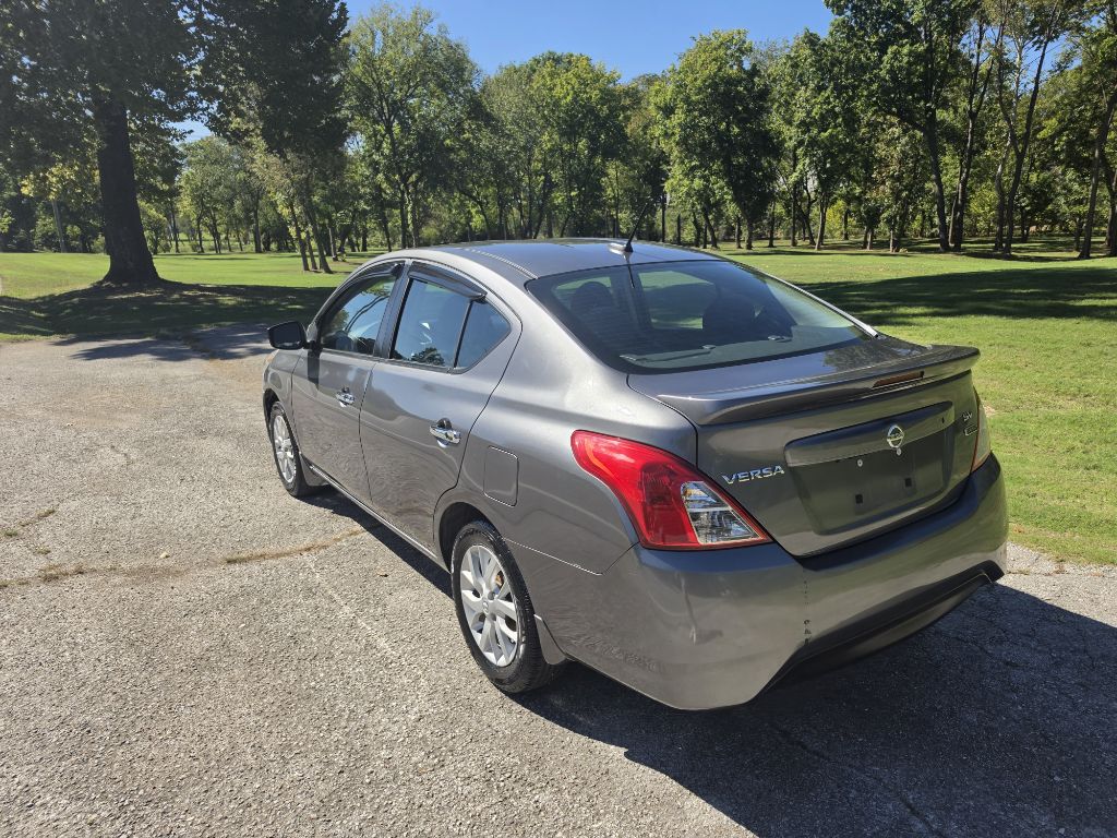 Photo 6 of this NISSAN VERSA