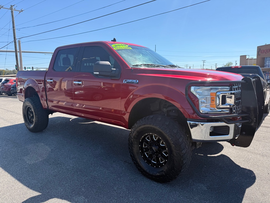 Photo 3 of this FORD F150