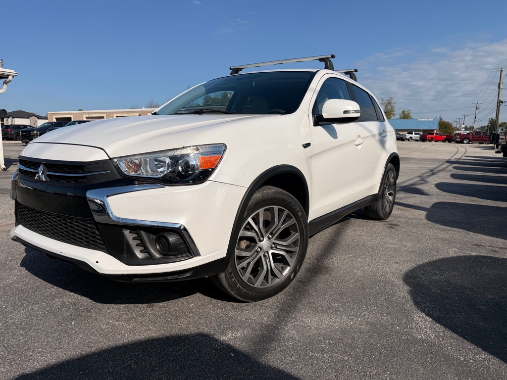 Photo 3 of this MITSUBISHI OUTLANDER SPORT
