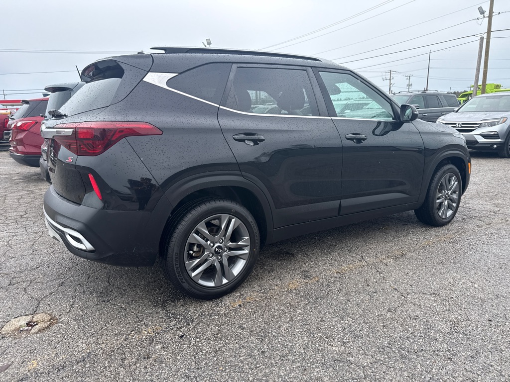 Photo 4 of this KIA SELTOS